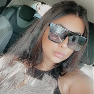 Meet your Posher, Alicia